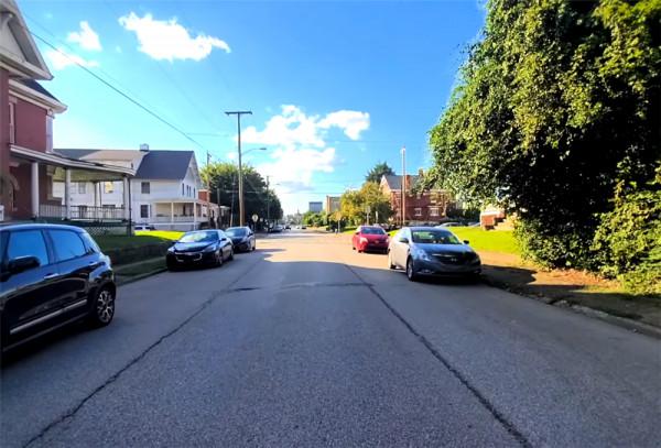 小兩口低價買下538㎡廢棄別墅，空間雖大卻殘破不堪，網友：值了