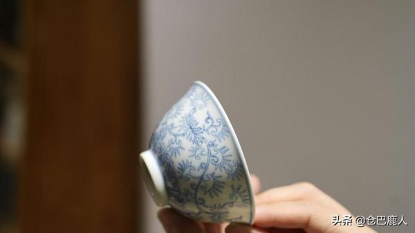 青花纏枝菊花紋杯「青若微雨·依雲而起」