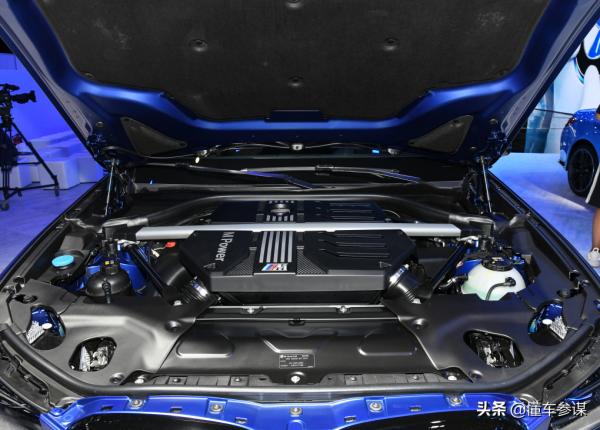 中型SUV效能天花板,500多匹馬力,爛路賽道都能跑 中型SUV效能天花板,500多匹馬力,爛路賽道都能跑