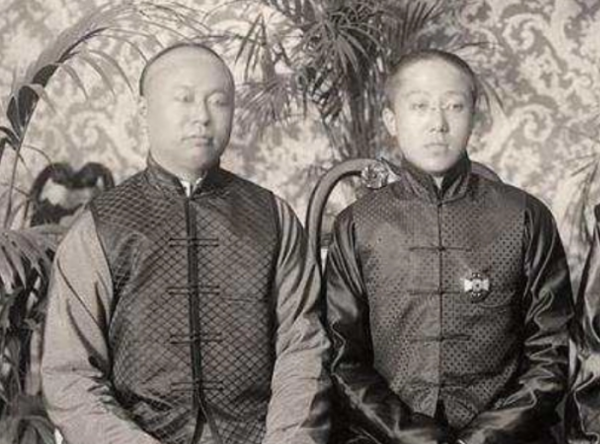 清朝王爺街頭擺攤,毛主席知道後給他安排工作:小攤就不要擺了 清朝王爺街頭擺攤,毛主席知道後給他安排工作:小攤就不要擺了