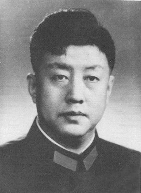 他是原新疆軍區副政委，55年未參與軍隊授銜，卻一生沒有娶妻生子
