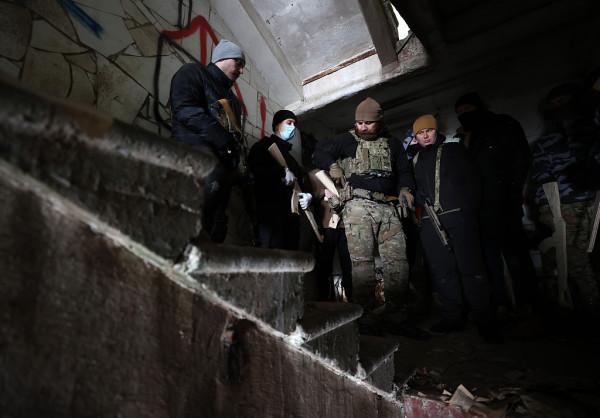 俄烏緊張局勢升級 烏克蘭平民開始接受戰鬥和生存訓練