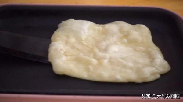 4種材料,不發酵,不用烤箱,自制起酥煎餅,香噴噴的麵食 4種材料,不發酵,不用烤箱,自制起酥煎餅,香噴噴的麵食