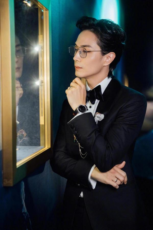 穿西裝的李承鉉果然更加分,感受到戚哥的快樂 穿西裝的李承鉉果然更加分,感受到戚哥的快樂