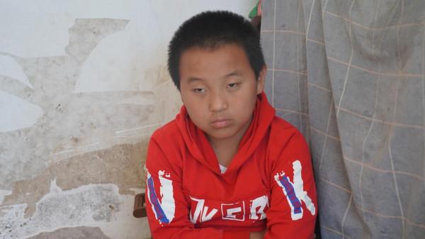 兒子患重症後母親看不到希望不告而別，父親當爹又當媽：我不怨她