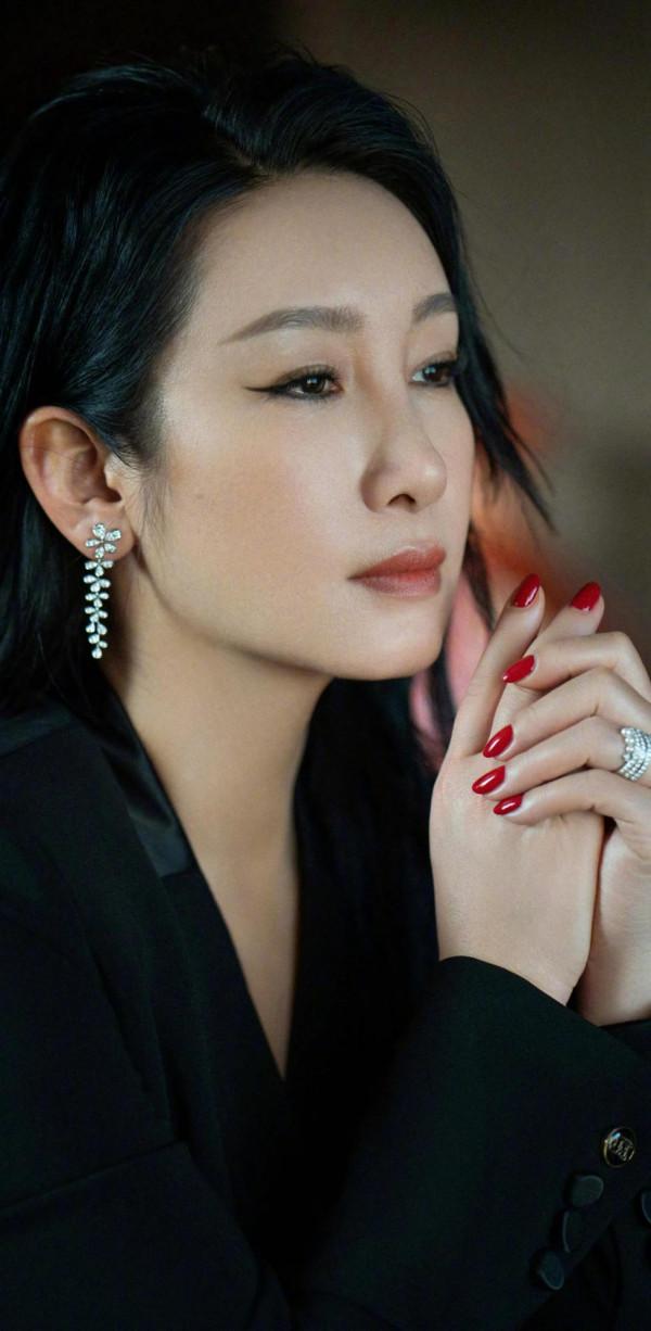 秦海璐，活成幸福的樣子