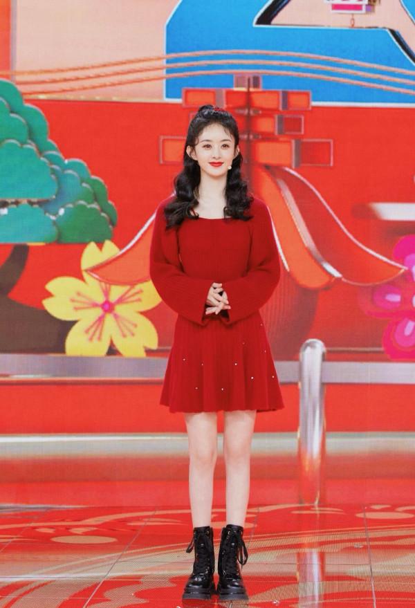 趙麗穎成春晚大贏家，再穿國貨美成&OpenCurlyDoubleQuote;央視臉&rdquo;，新造型徹底封神