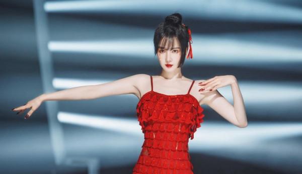 8位“換頭改命”的女明星，楊紫臉蛋已僵硬，鞠婧禕靠換頭出圈