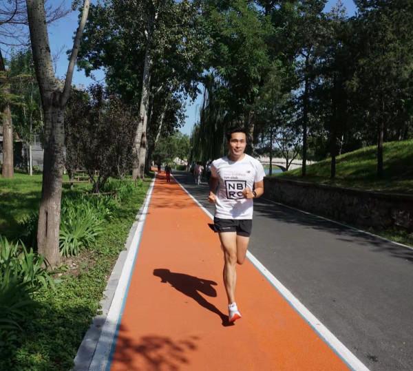 NB頂級競速跑鞋中的顏值天花板 RC Elite v2