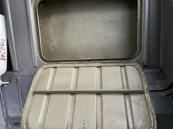 越野車的鼻祖，一塵不染的1950年威利斯吉普車