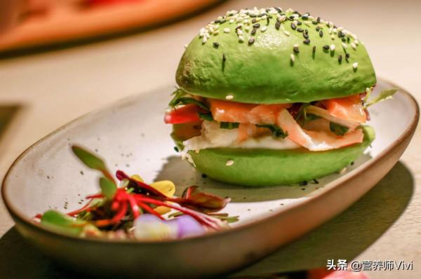 睡前餓了，到底應該吃還是不吃？