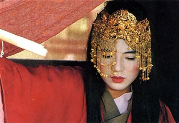 張國榮的黃皮衣，被人 62 萬買走了