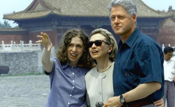 希拉里41歲的女兒：30歲結婚有3個孩子，18歲面對父親醜聞受打擊