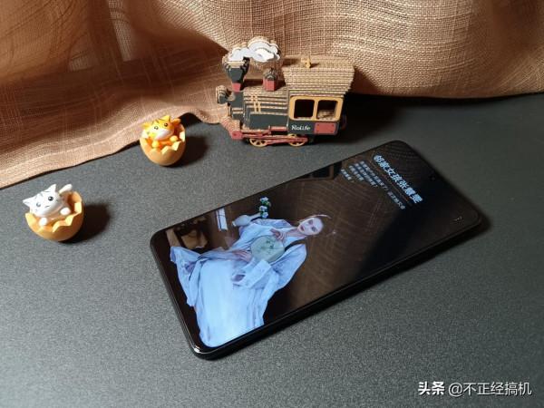 續航突出，效能均衡的千元手機。榮耀X30使用者定位很精準