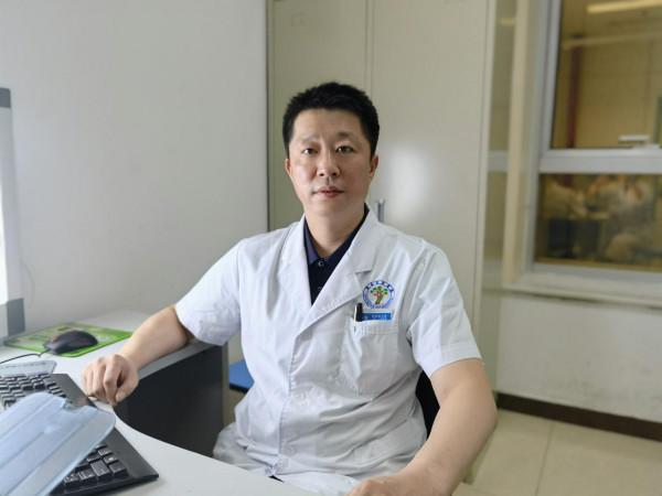 人老先老腿 且行且珍“膝”