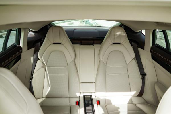 多面D級車！試駕保時捷Panamera行政加長版