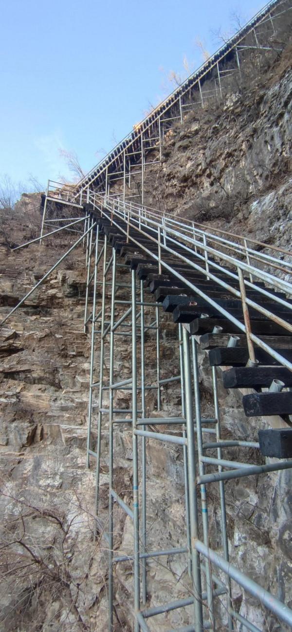 新年爬房山北半壁店村的南大梁