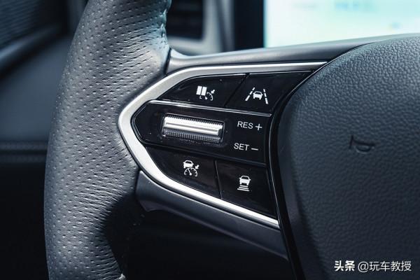 原價13.98萬 新款9.98萬！還增配！新款哪吒U夠誠意了吧？