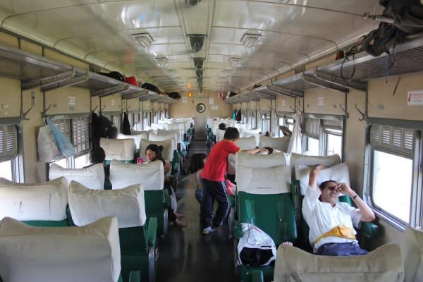 帶著車輪的聲音在阿根廷乘火車旅行。緩慢但浪漫 帶著車輪的聲音在阿根廷乘火車旅行。緩慢但浪漫