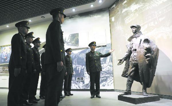 12月4日解放軍報導讀