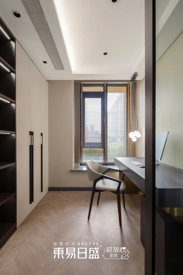 237㎡簡約風躍層,空中花園、旋轉樓梯,是我要的理想居所 237㎡簡約風躍層,空中花園、旋轉樓梯,是我要的理想居所