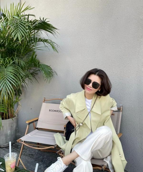 適合奔五女性的穿搭示範,精緻又優雅的秋裝搭配,時尚減齡又高階 適合奔五女性的穿搭示範,精緻又優雅的秋裝搭配,時尚減齡又高階