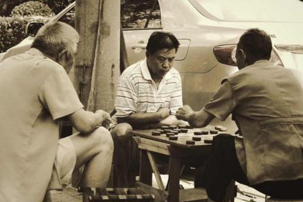 1982年,女子挖出2噸銀元主動上交國家,她後來過得怎樣? 1982年,女子挖出2噸銀元主動上交國家,她後來過得怎樣?