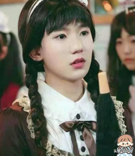 明星穿洛麗塔：鞠婧禕粉嫩，看到王俊凱和王源：迪士尼在逃公主