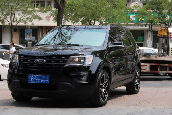 怪獸修車：翻新一輛&quot;破舊&quot;的二手福特探險者，最終&quot;舊車&quot;變新車