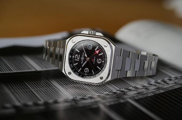 柏萊士BR 05 GMT腕錶——方圓之中的雙城紐帶 柏萊士BR 05 GMT腕錶——方圓之中的雙城紐帶