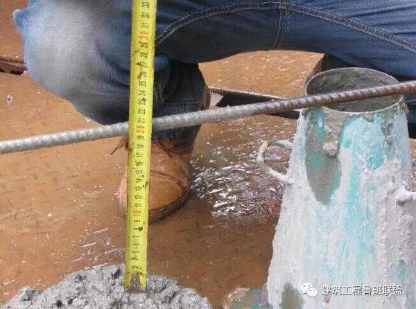 施工現場質量檢查的八字真經：看、摸、敲、照，靠、量、吊、套