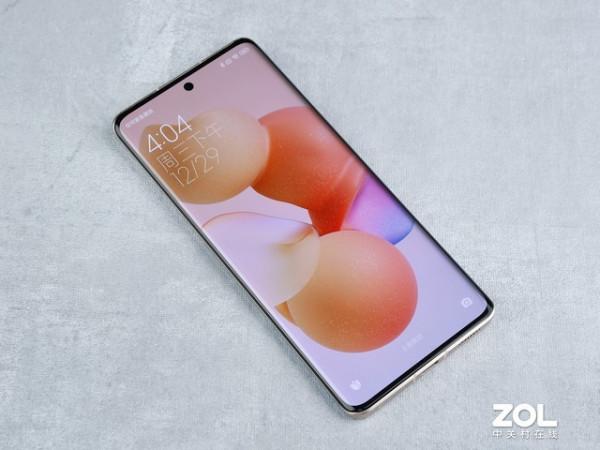 直男癌們的跨年保命帖：2021人像輕旗艦手機橫評