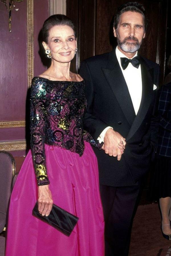 美人遲暮？晚年時期的奧黛麗·赫本，穿搭精緻優雅，依舊美得驚豔