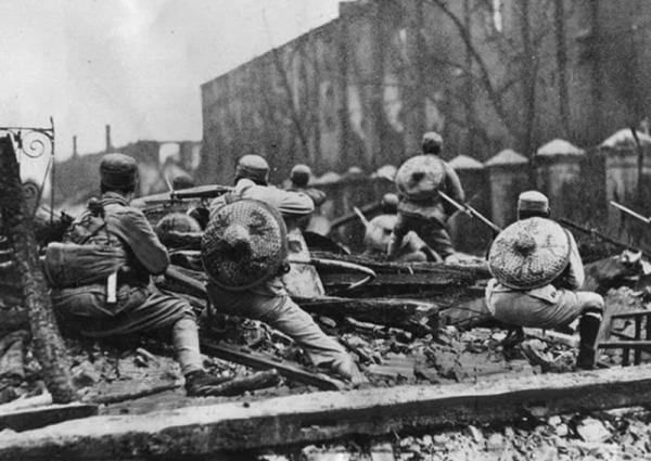 1945年新四軍“老虎團”團長犧牲，66年後，孫子為何火燒靖國神社