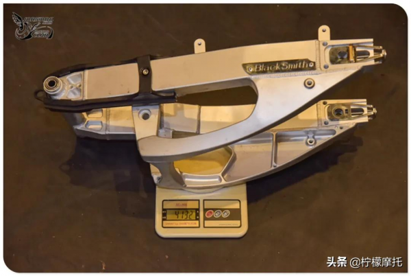 鈴木小鋼炮GSX-R150改後搖臂很簡單？