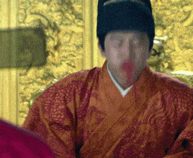 抱歉我笑了！影視劇中的吐血戲，有人像裝了噴泉，有人像在放煙花