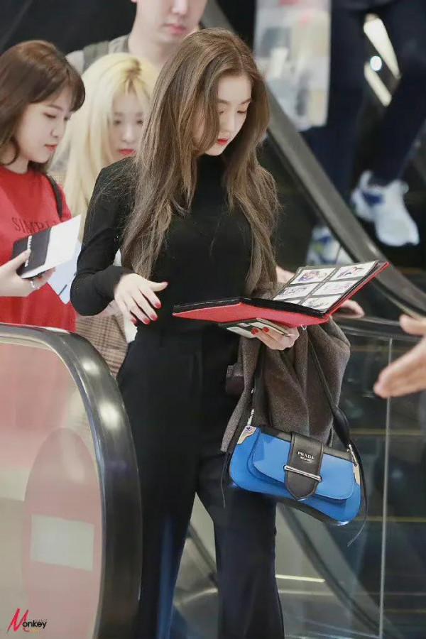 裴珠泫的機場圖 這氛圍感bg女主有了臉 &period; &ZeroWidthSpace;&ZeroWidthSpace;&ZeroWidthSpace;