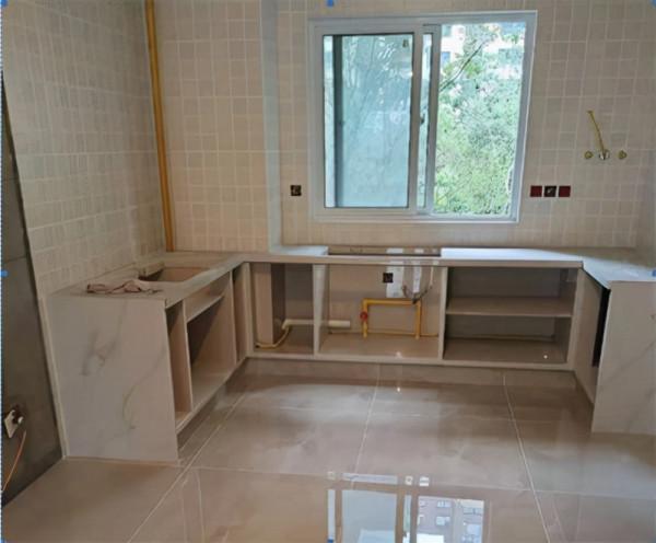 為什麼更多的人會在裝修的時候選擇磚砌櫥櫃而不是普通櫥櫃 為什麼更多的人會在裝修的時候選擇磚砌櫥櫃而不是普通櫥櫃