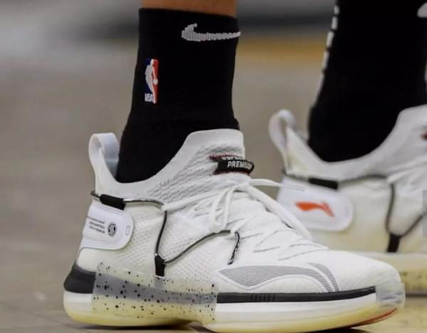 閃擊8代斷底被召回,休閒鞋被質疑抄襲,李寧又翻車了麼? 閃擊8代斷底被召回,休閒鞋被質疑抄襲,李寧又翻車了麼?