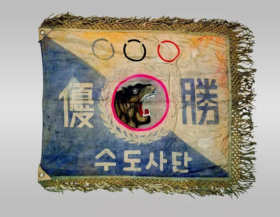 《奇襲白虎團》原型莫崇碧：不顧安危搭人橋，如今享受什麼待遇？