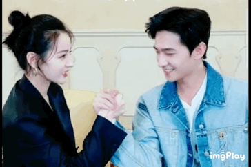 楊洋滿眼都是迪麗熱巴