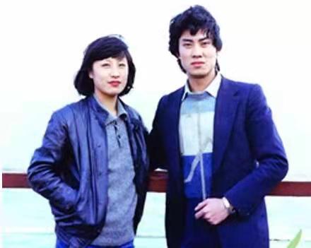 軍旅歌手江濤:窮小子娶富家女,成名後不變心,始終把妻子當成寶 軍旅歌手江濤:窮小子娶富家女,成名後不變心,始終把妻子當成寶