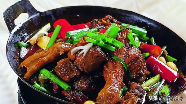 中國八大菜系之湘菜，看看湖南人最愛吃的10道美食，道道香辣爽口