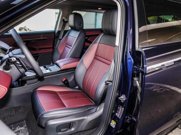 軸距加成近20釐米，年輕個性兼顧實用，實拍攬勝極光