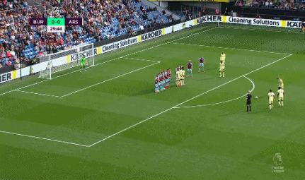 1-0！挪威梅西轟世界波，英超最慘豪門又贏了，39歲少帥振臂高呼