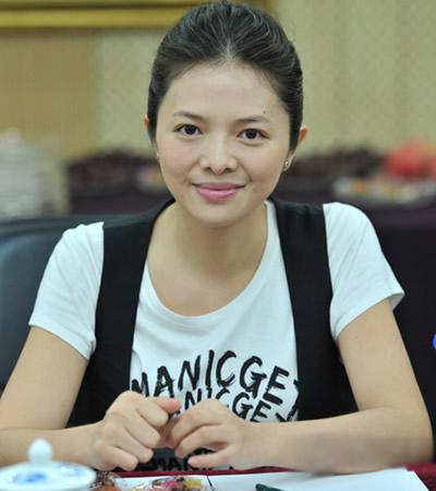 從“家喻戶曉”到“銷聲匿跡”，49歲的文清到底經歷了什麼？