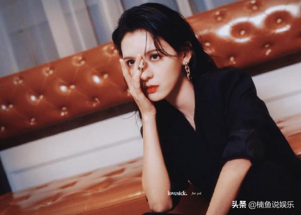 有一種女霸總叫張予曦,微卷長髮巴掌臉,西裝造型又A又颯 有一種女霸總叫張予曦,微卷長髮巴掌臉,西裝造型又A又颯