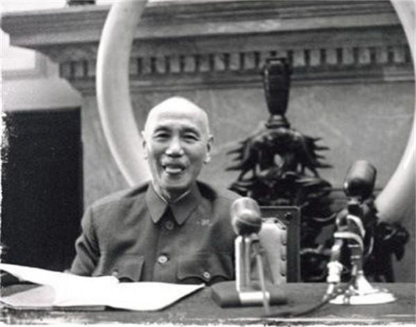 1945年重慶談判，蔣介石讓毛主席擔任省長，主席聽後什麼反應？