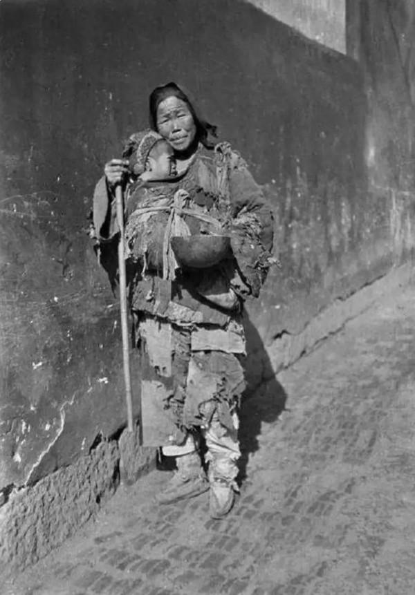 圖說民國：30張民國時期的老照片，講透底層社會的辛酸和悲哀