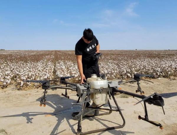 無人機飛防,新農人的新戰場 無人機飛防,新農人的新戰場